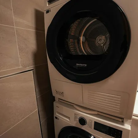 アパート Stylish Lakeview Balcony & Free Parking