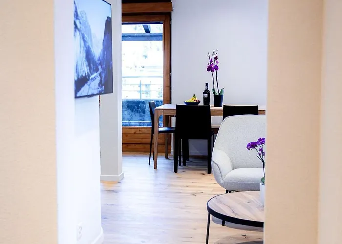 Stylish Lakeview Balcony & Free Parking Apartamento *