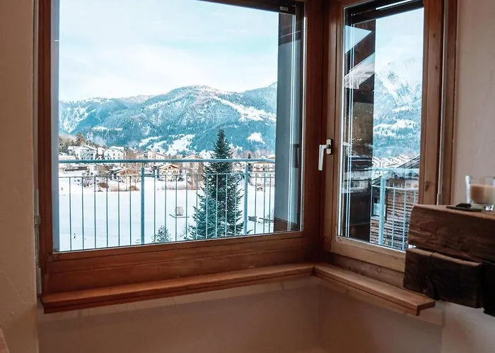 Stylish Lakeview Balcony & Free Parking *