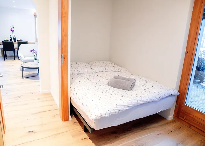 Stylish Lakeview Balcony & Free Parking * Laax