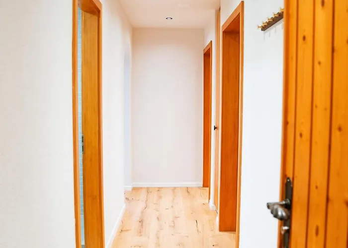 Apartamento Stylish Lakeview Balcony & Free Parking *