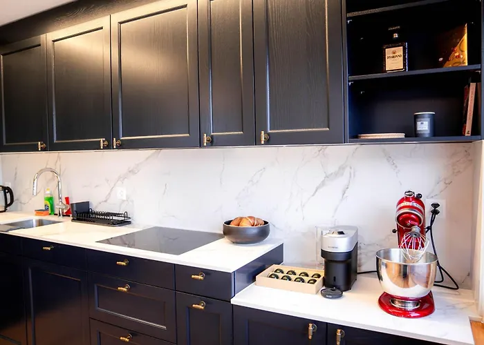 Stylish Lakeview Balcony & Free Parking * Laax