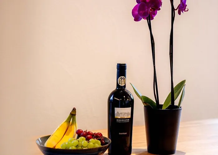 Apartamento Stylish Lakeview Balcony & Free Parking