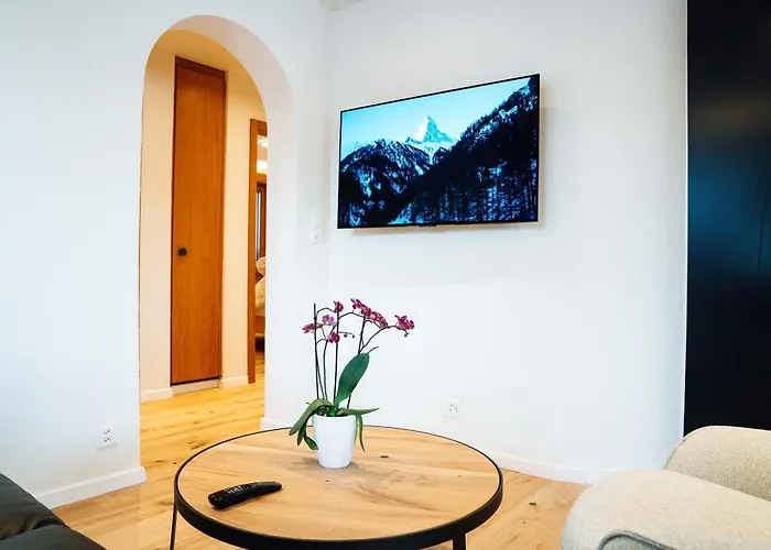 Apartamento Stylish Lakeview Balcony & Free Parking Laax