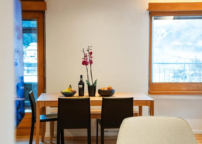 Apartment Stylish Lakeview Balcony & Free Parking *