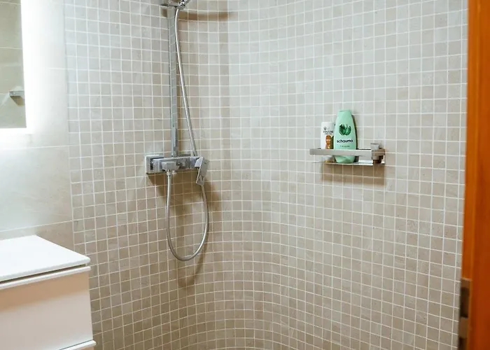 Stylish Lakeview Balcony & Free Parking * Laax