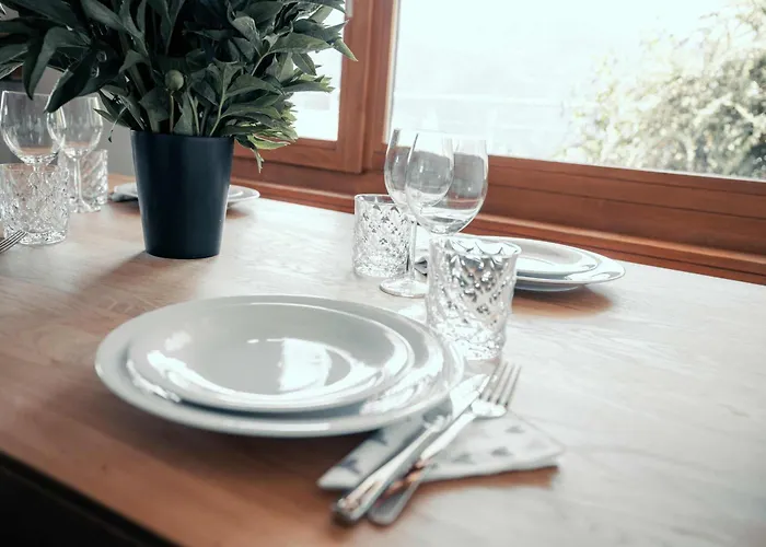 Stylish Lakeview Balcony & Free Parking Laax