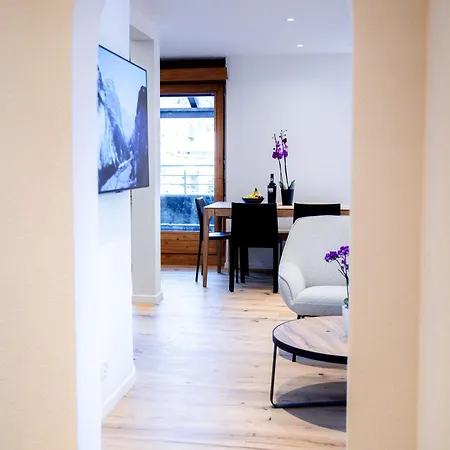 Stylish Lakeview Balcony & Free Parking Apartamento *