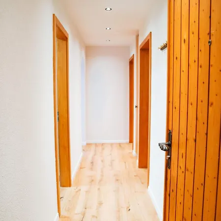 Stylish Lakeview Balcony & Free Parking Apartamento