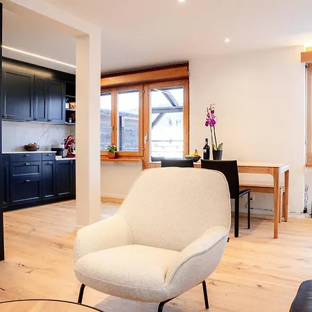 Apartamento Stylish Lakeview Balcony & Free Parking *