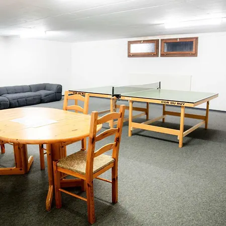 Stylish Lakeview Balcony & Free Parking *