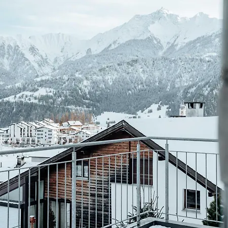Daire Stylish Lakeview Balcony & Free Parking