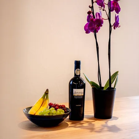 Apartment Stylish Lakeview Balcony & Free Parking