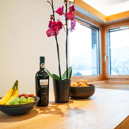 Apartment Stylish Lakeview Balcony & Free Parking