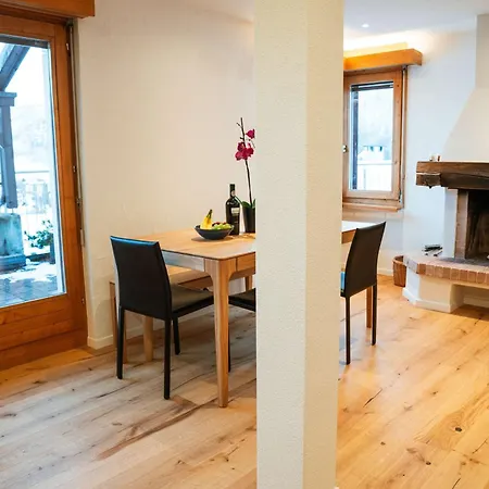 Stylish Lakeview Balcony & Free Parking *