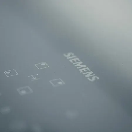 Stylish Lakeview Balcony & Free Parking Apartment