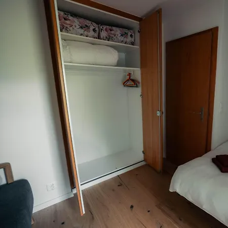 Apartment Stylish Lakeview Balcony & Free Parking *