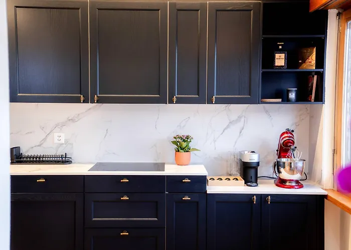 Stylish Lakeview Balcony & Free Parking דירה