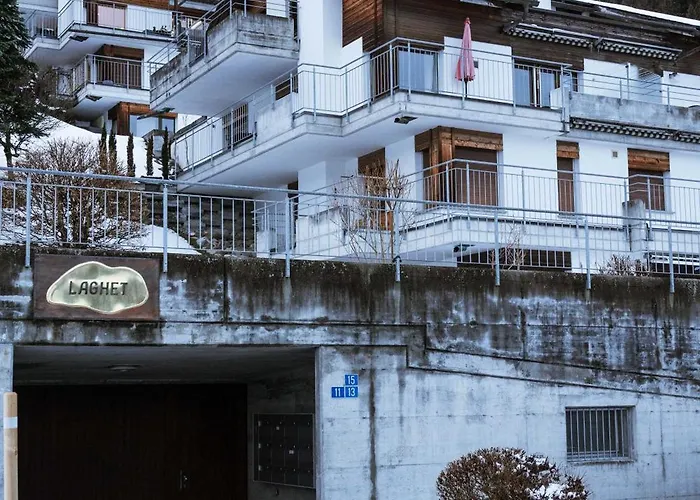 Stylish Lakeview Balcony & Free Parking דירה לאקס