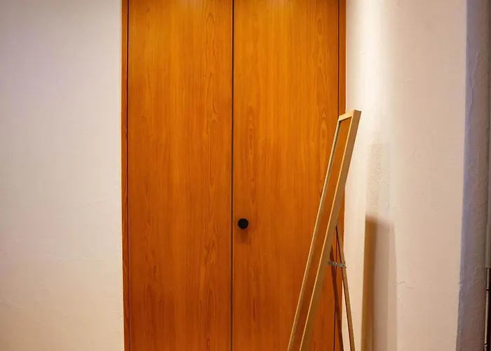 Stylish Lakeview Balcony & Free Parking לאקס