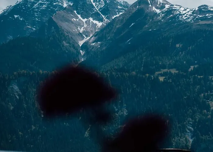 Stylish Lakeview Balcony & Free Parking *