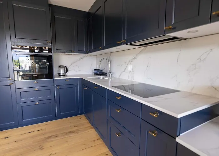 Stylish Lakeview Balcony & Free Parking דירה