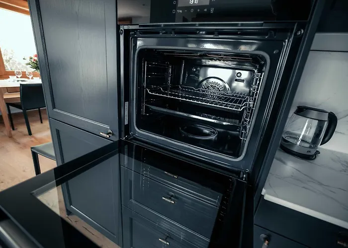 Stylish Lakeview Balcony & Free Parking דירה לאקס