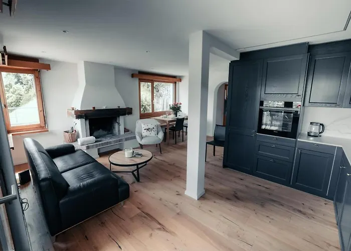 Stylish Lakeview Balcony & Free Parking לאקס